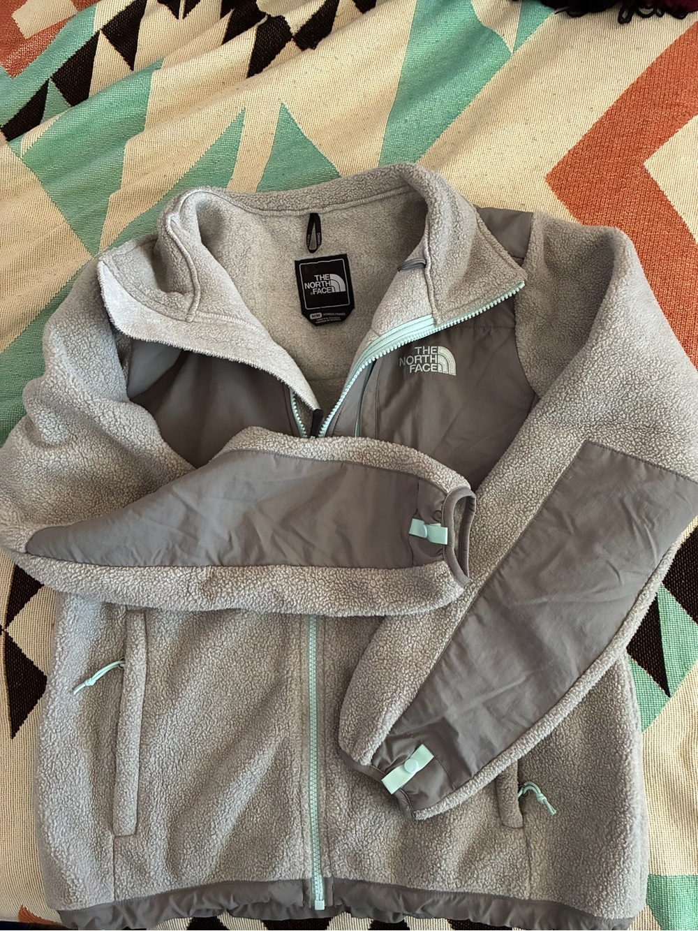 The North Face Women’s Denali Jacket size medium, great condition, gray blue